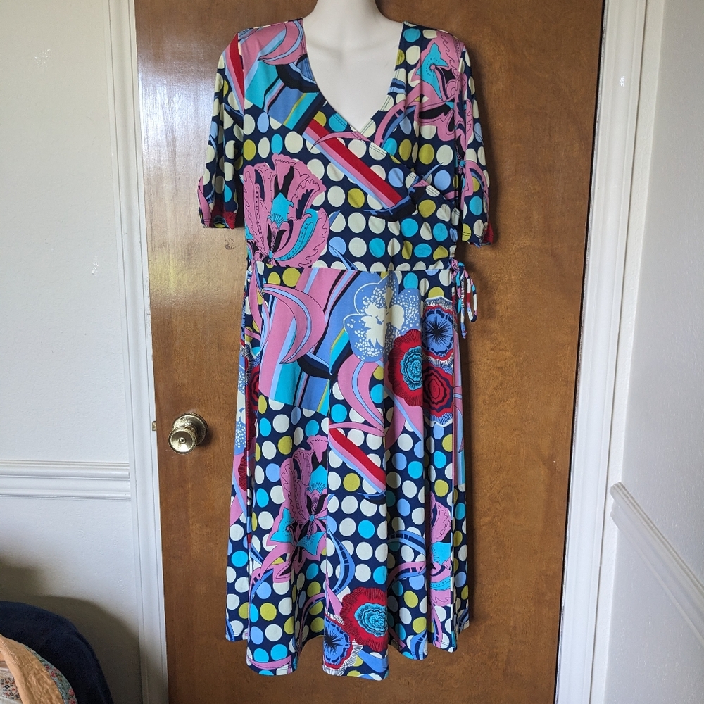 Zashi Abstract Floral Polka dot Faux Wrap Short Sleeve Knee Length Dress